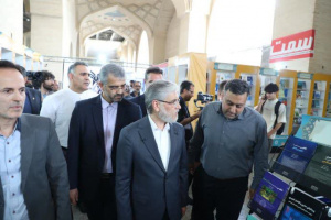 بازدید وزیر علوم، تحقیقات و فناوری از غرفه دانشگاهی «سمت»