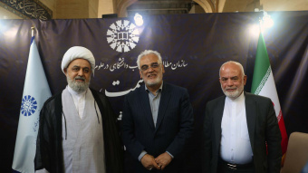 دیدار و گفتگو دکتر شهریاری و دکتر طهرانچی در غرفه دانشگاهی «سمت»